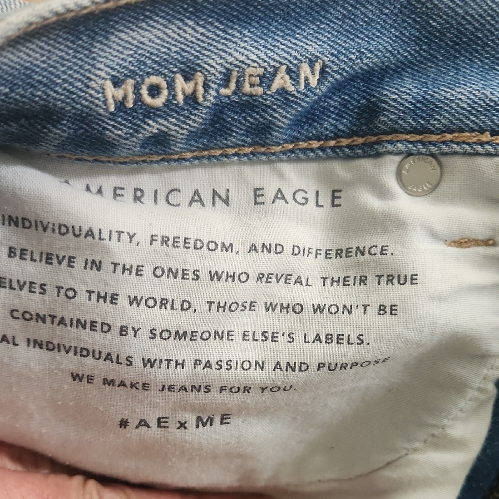 American Eagle Outfitters Blue High Rise Distressed Jeans - Picture 4 of 4